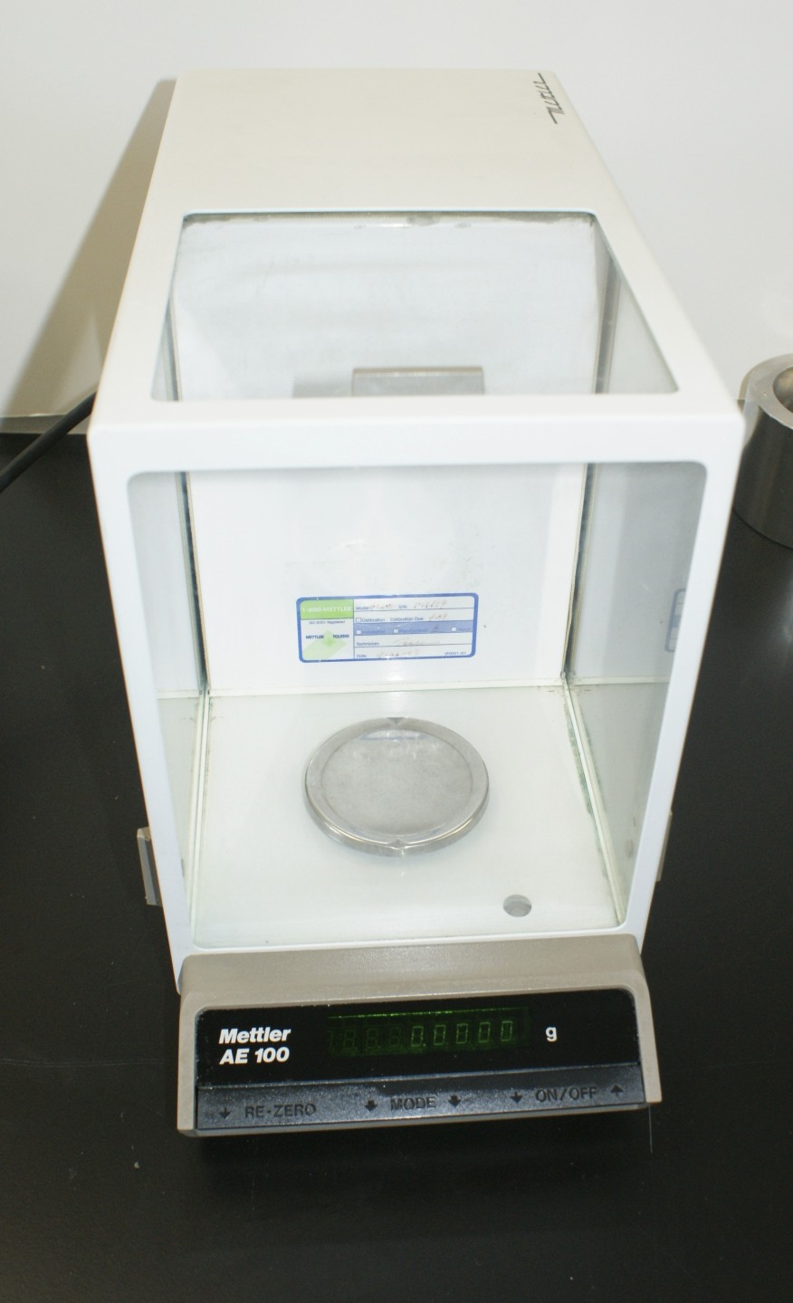 Analytical balance - Wikipedia