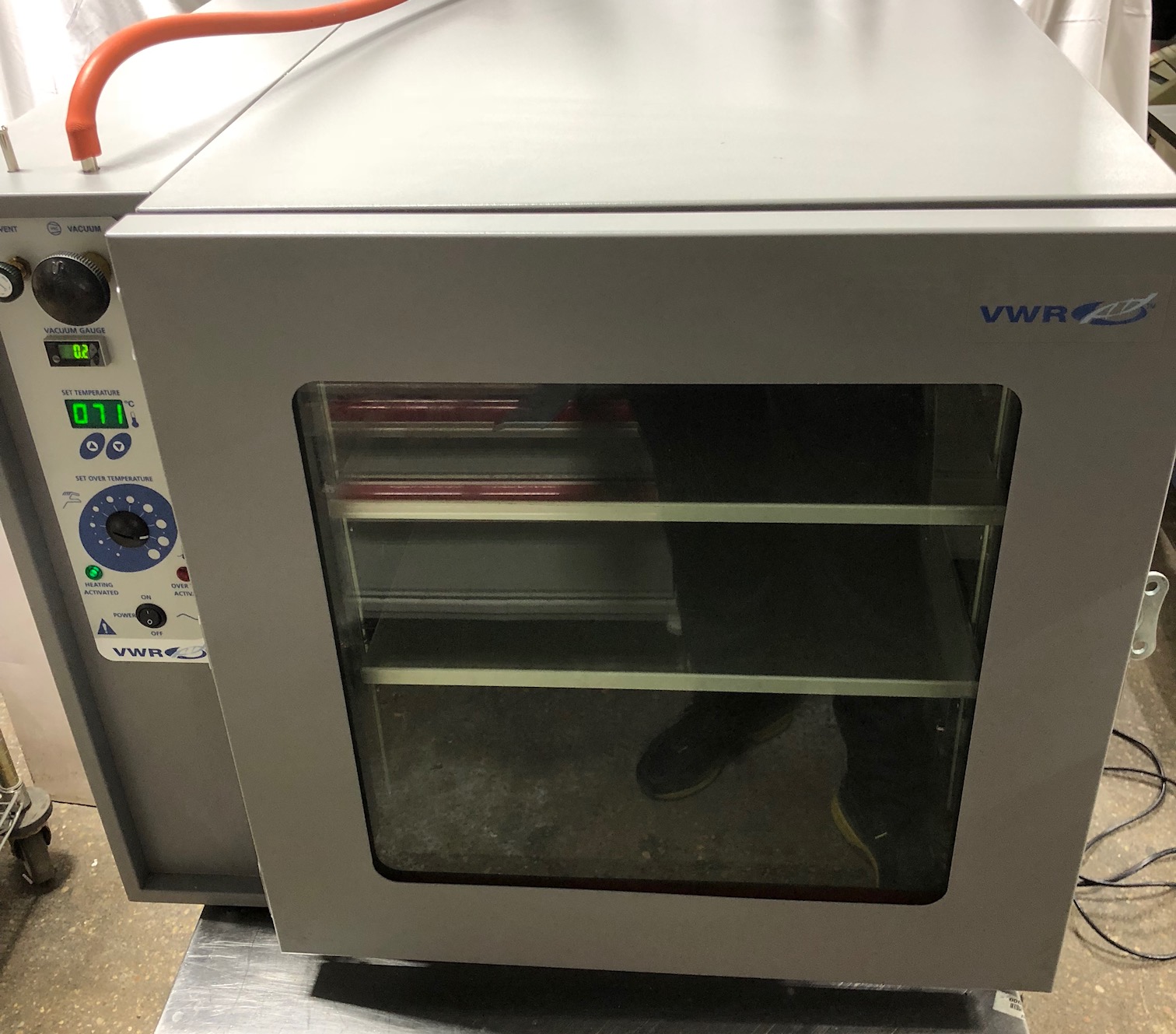 VWR 1490 Vacuum Oven  VWR 397027-664  Vacuum Oven