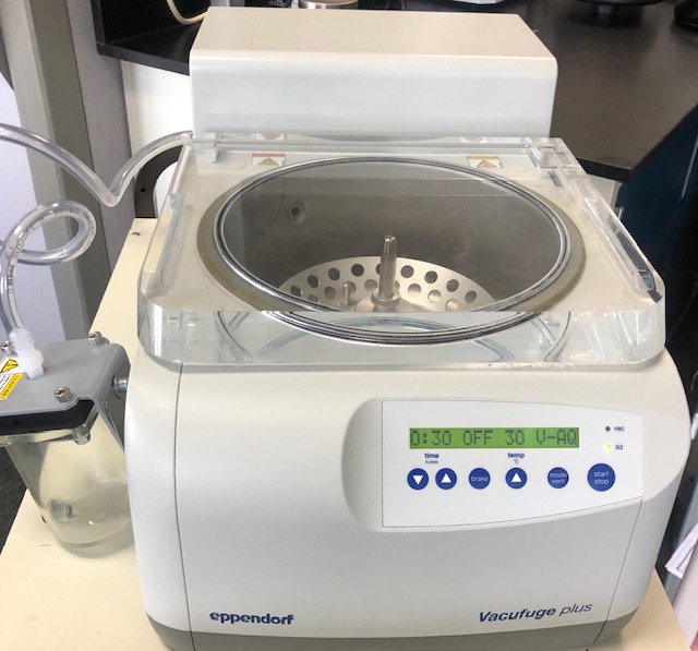 EPPENDORF Vacufuge Plus EPPENDORF 5305