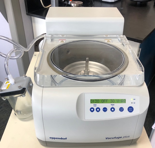 EPPENDORF Vacufuge Plus EPPENDORF 5305